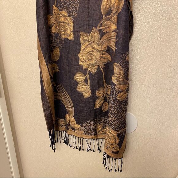 Ama Waterways navy blue beige tan large floral print fringe Scarf 28x76 - Picture 3 of 10